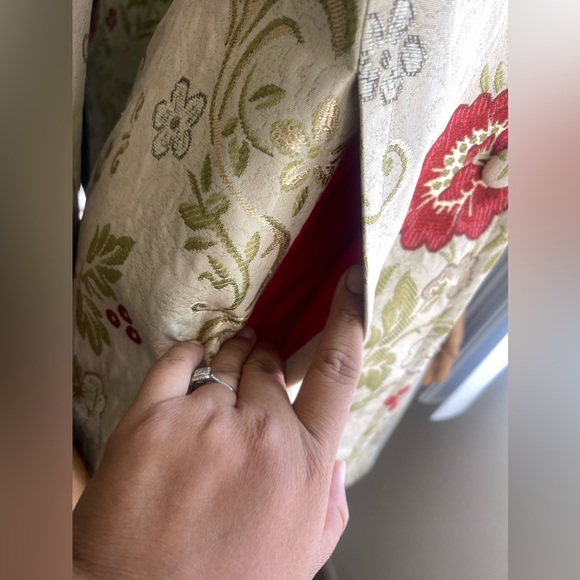 Apostrophe Luxury Is A State Of Mind coat - Picture 4 of 7